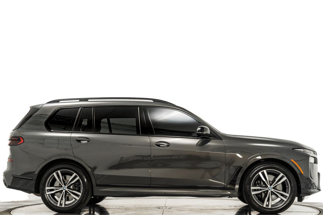 2025 BMW X7