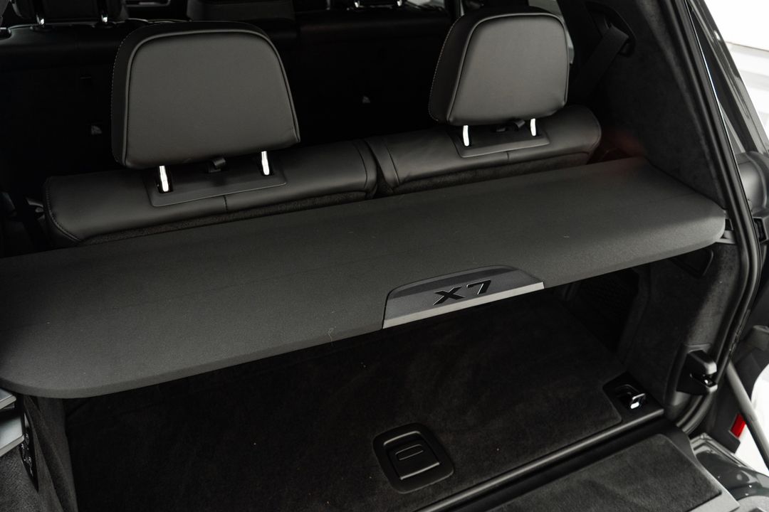 2025 BMW X7