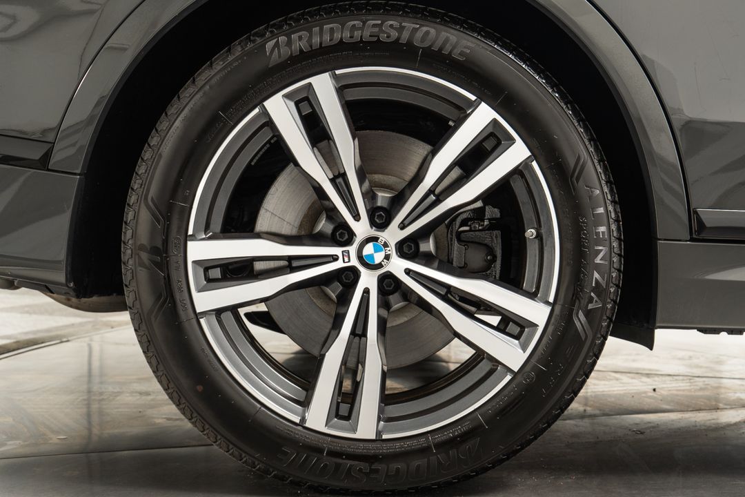 2025 BMW X7