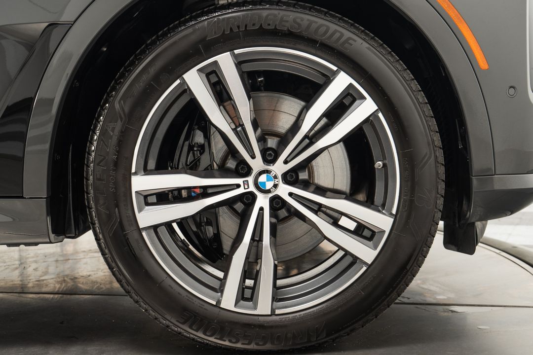 2025 BMW X7