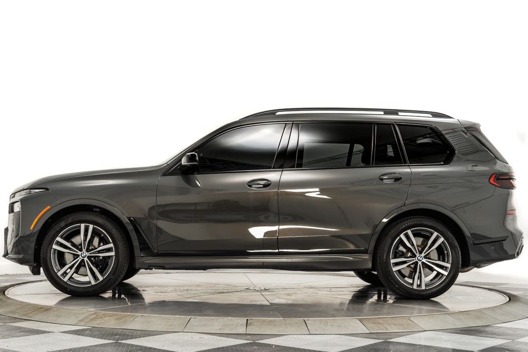 2025 BMW X7