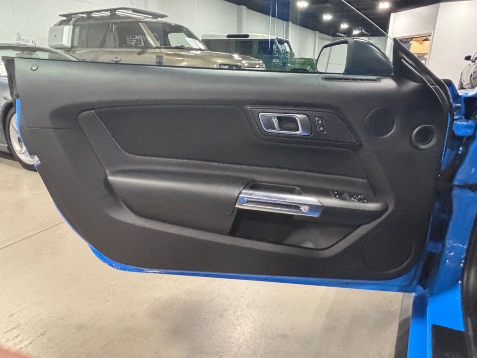 2022 FORD MUSTANG