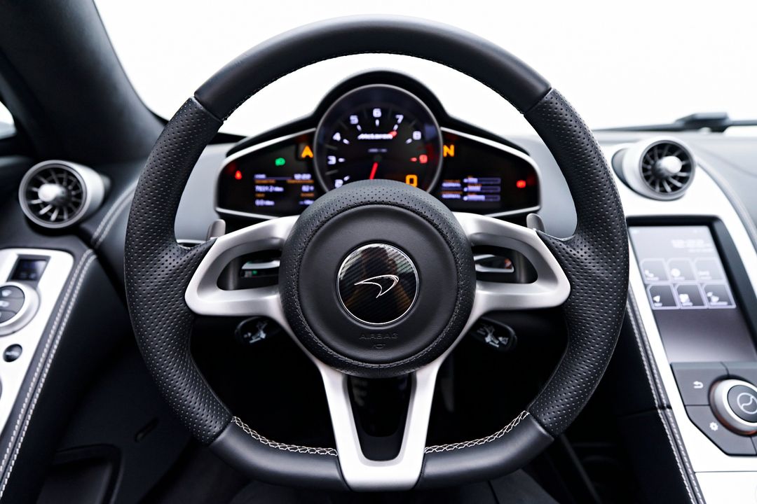 2015 McLaren 650S