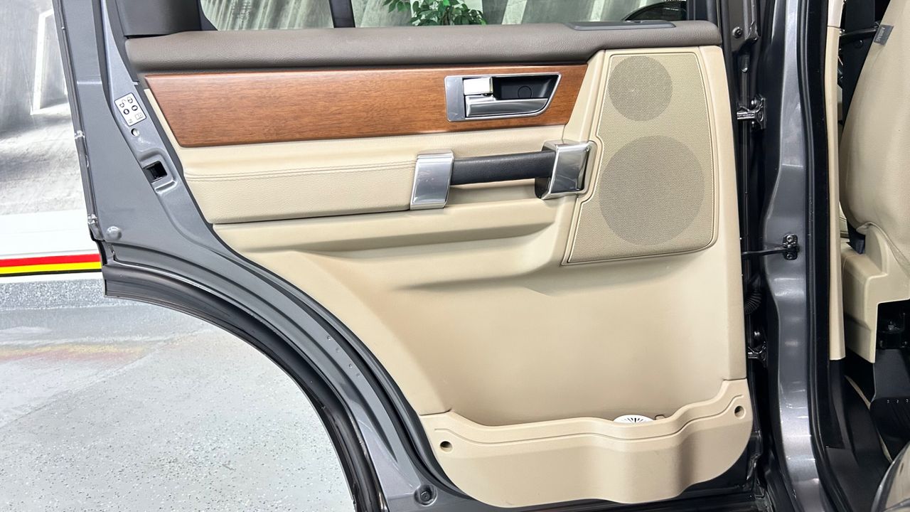 2016 Land Rover LR4
