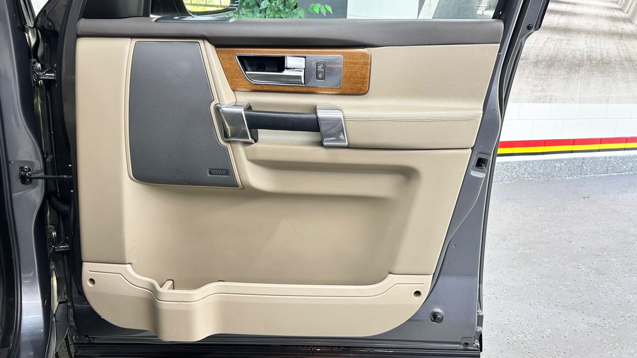 2016 Land Rover LR4
