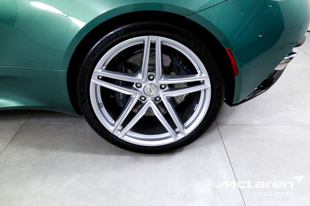 2024 Aston Martin DB12