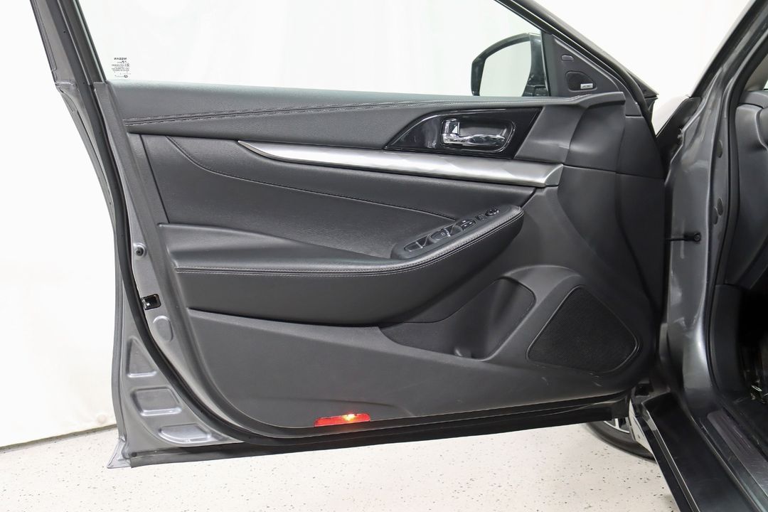 2022 Nissan Maxma