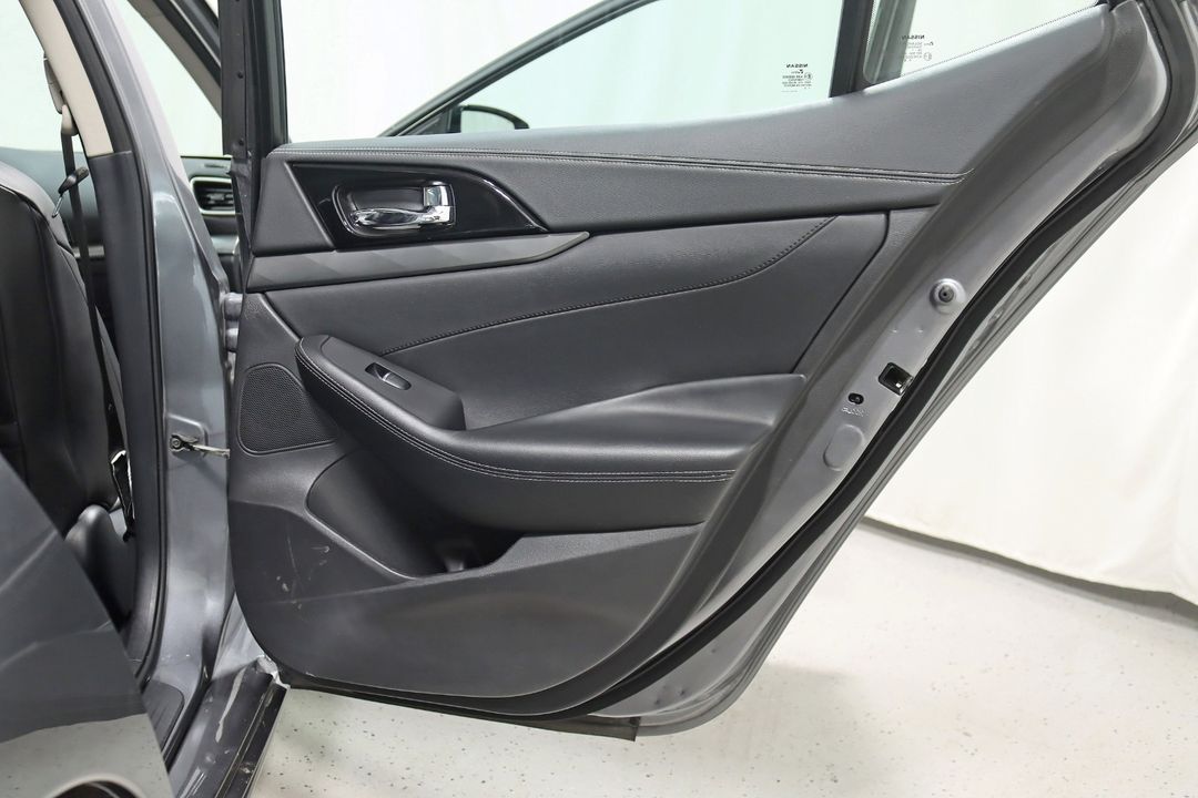 2022 Nissan Maxma