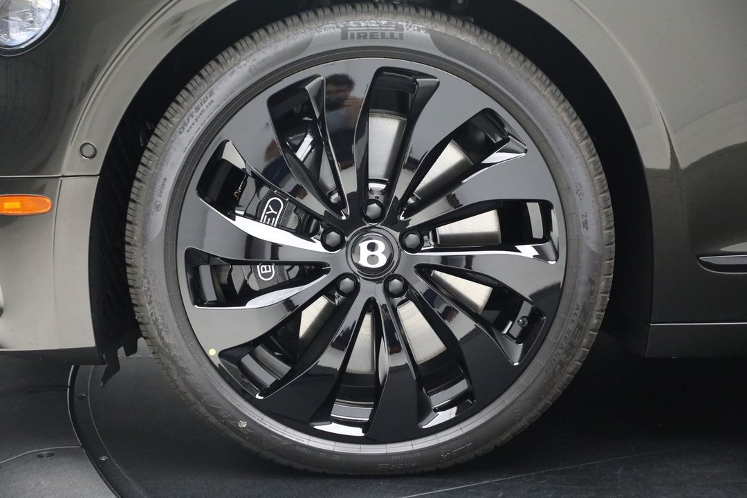 2025 Bentley Flying Spur