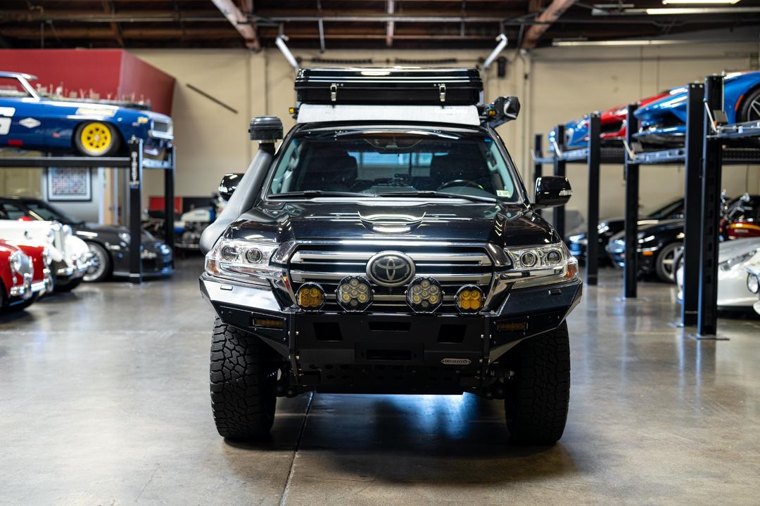 2019 Toyota Land Cruiser