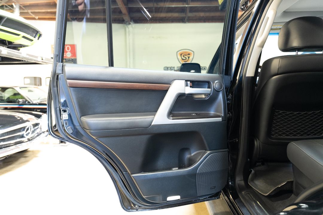 2019 Toyota Land Cruiser