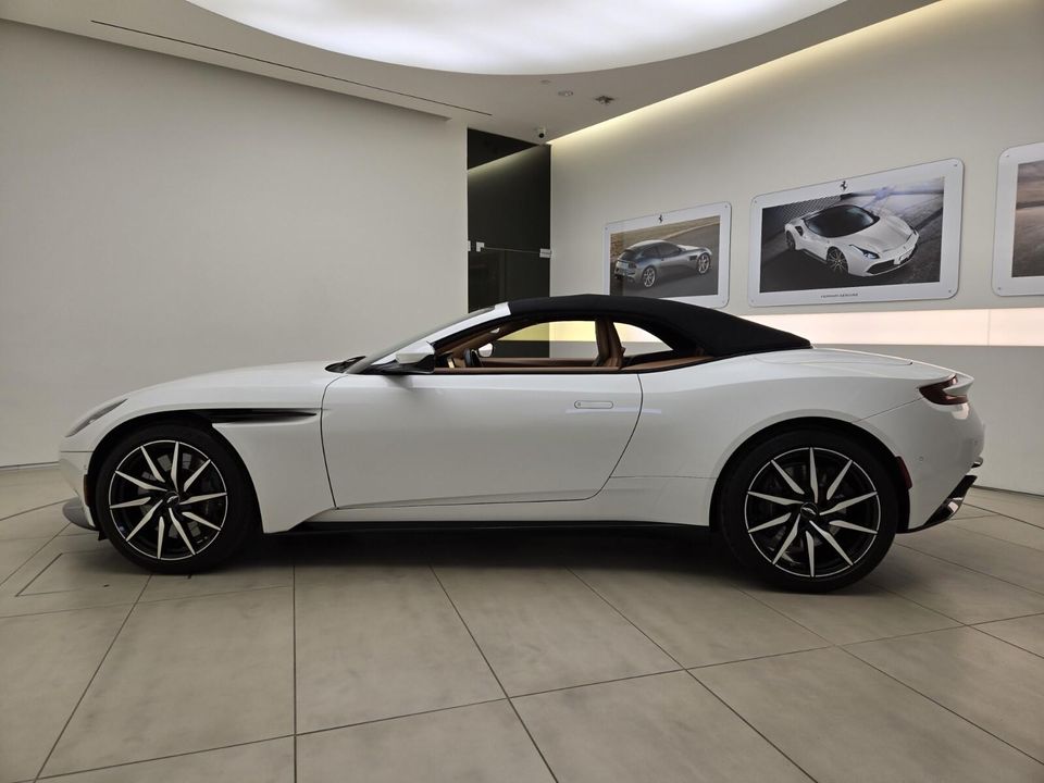 2021 Aston Martin DB11