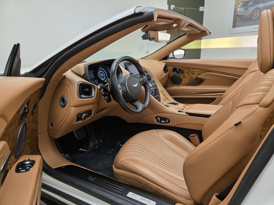 2021 Aston Martin DB11