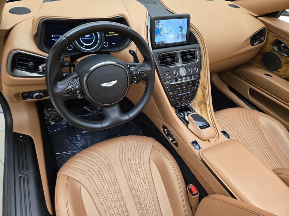 2021 Aston Martin DB11