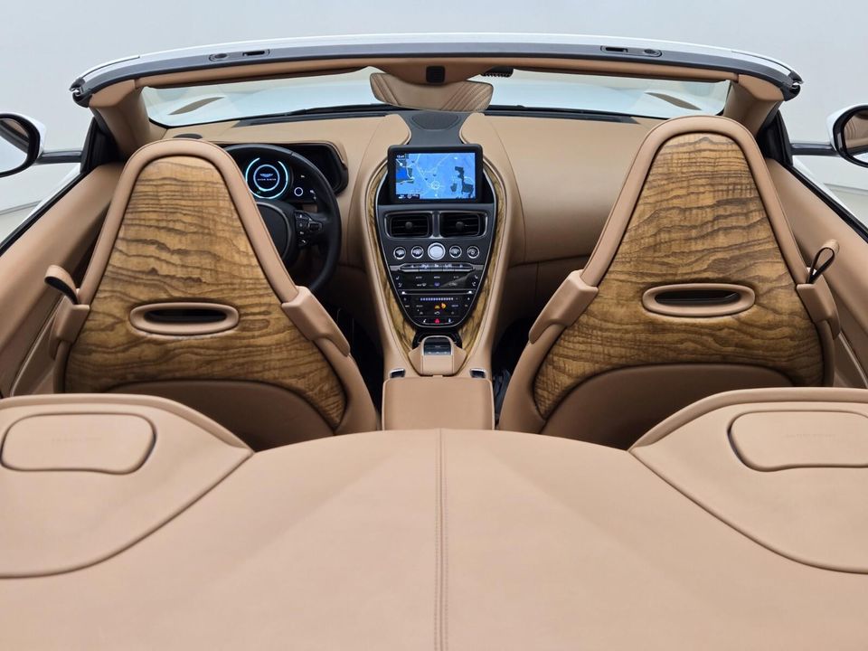 2021 Aston Martin DB11