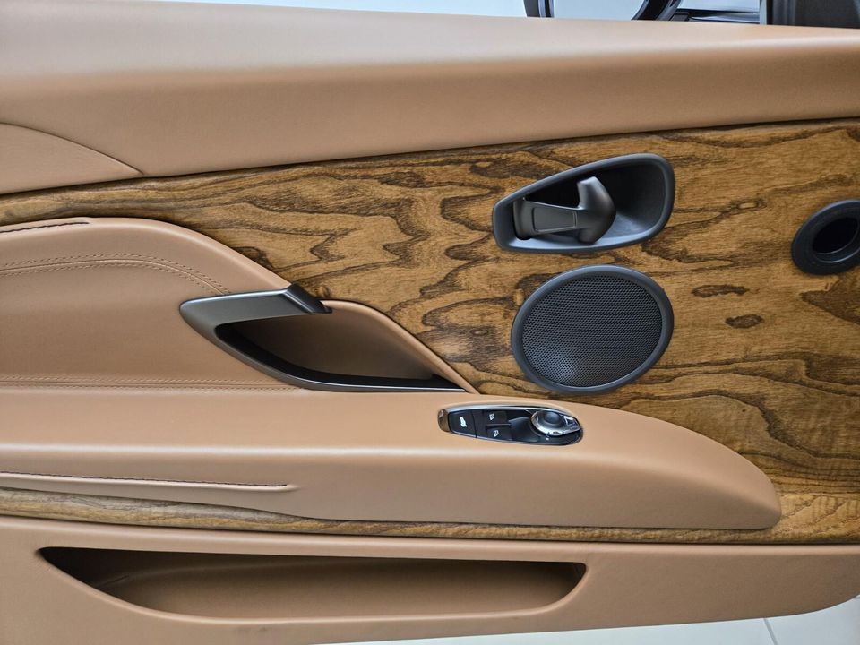 2021 Aston Martin DB11