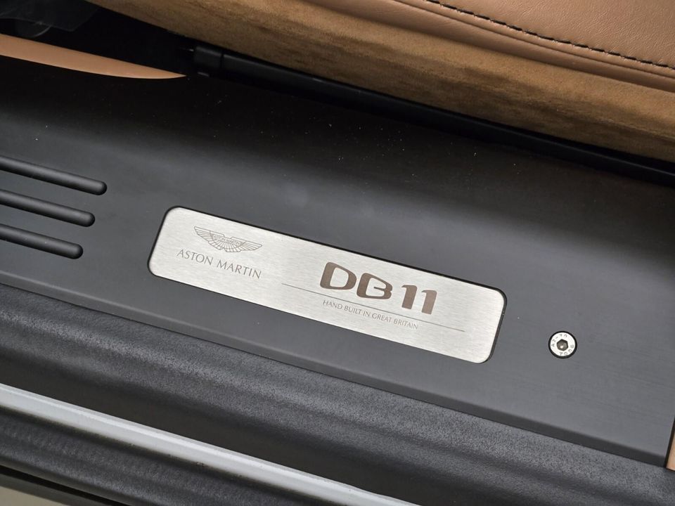2021 Aston Martin DB11