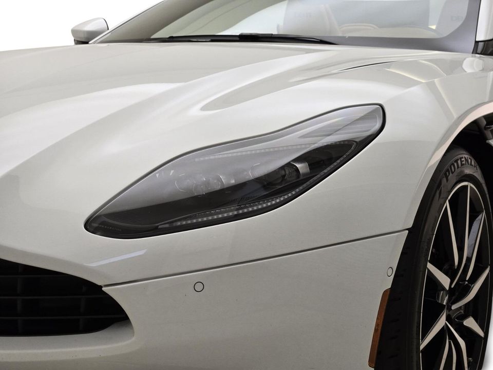 2021 Aston Martin DB11