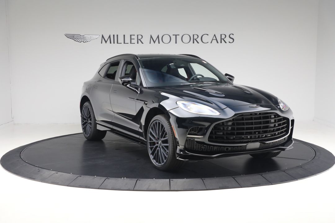 2025 Aston Martin DBX