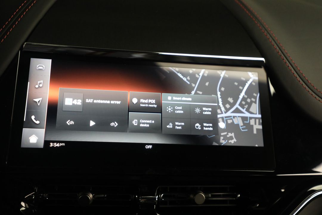2025 Aston Martin DBX