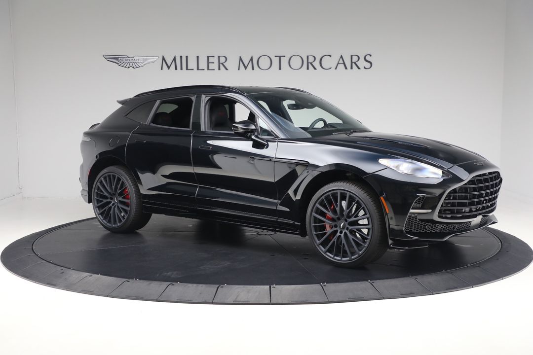 2025 Aston Martin DBX