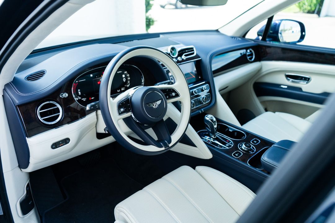 2024 Bentley Bentayga