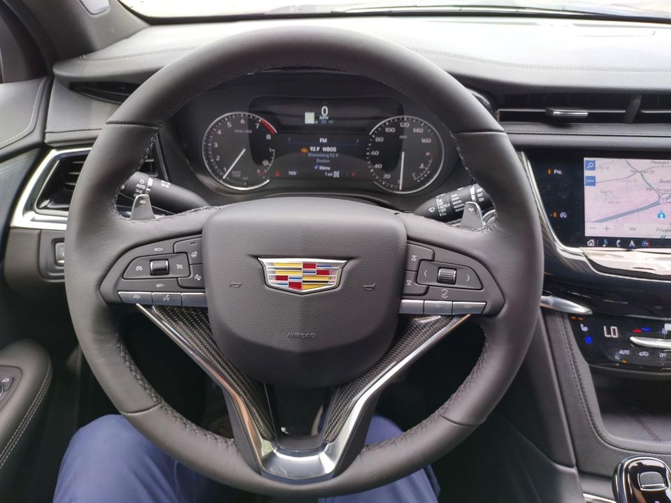 2025 Cadillac XT6