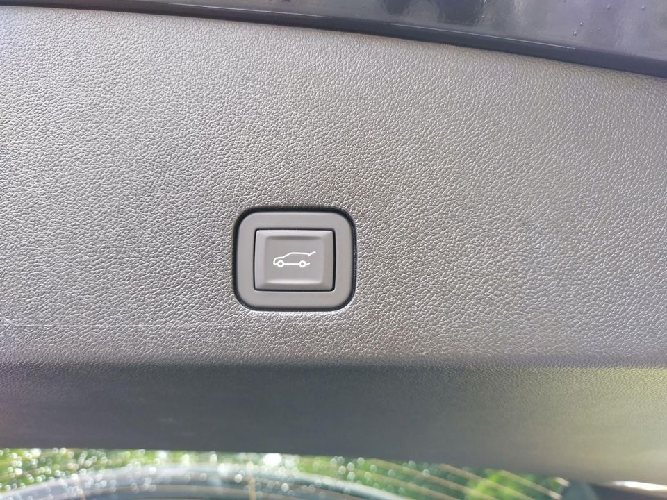 2025 Cadillac XT6