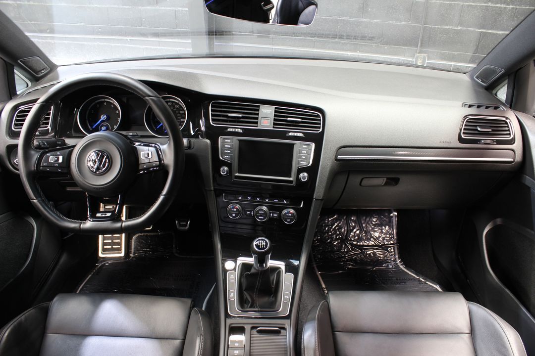 2017 Volkswagen Golf R