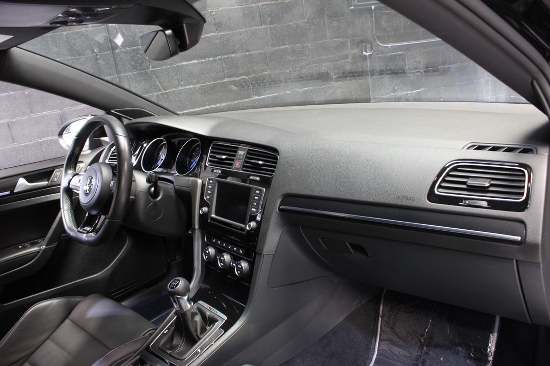 2017 Volkswagen Golf R
