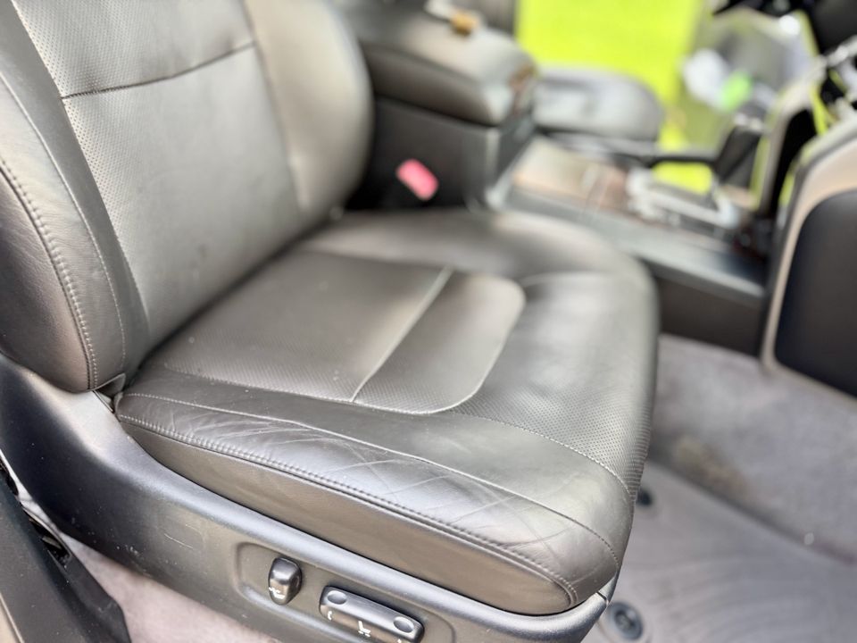 2014 Toyota Land Cruiser 200 SERIES CLEAN CARFAX EXCELLENT