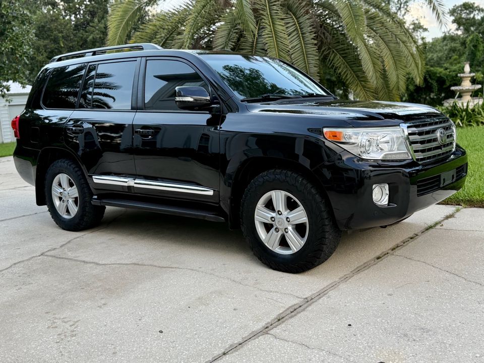 2014 Toyota Land Cruiser 200 SERIES CLEAN CARFAX EXCELLENT