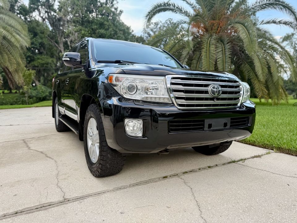 2014 Toyota Land Cruiser 200 SERIES CLEAN CARFAX EXCELLENT
