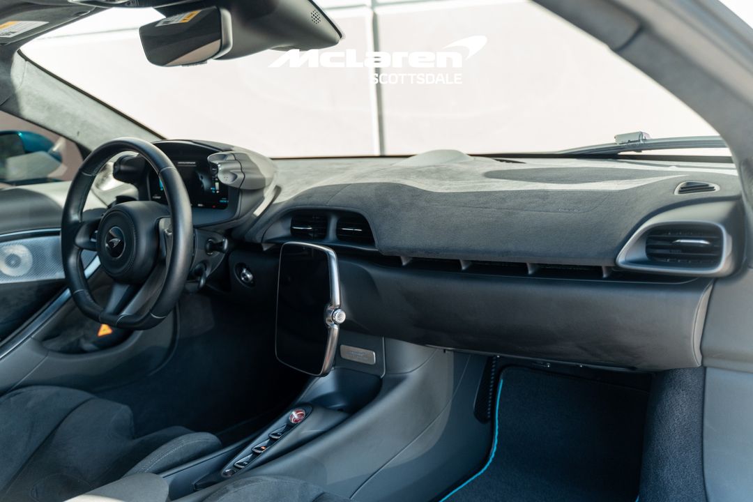 2023 MCLAREN ARTURA