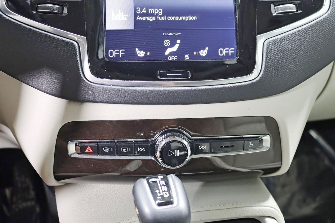 2017 Volvo XC90