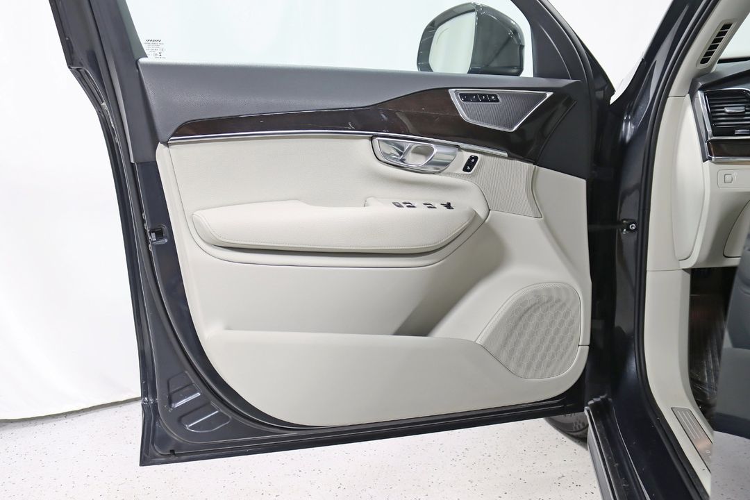 2017 Volvo XC90