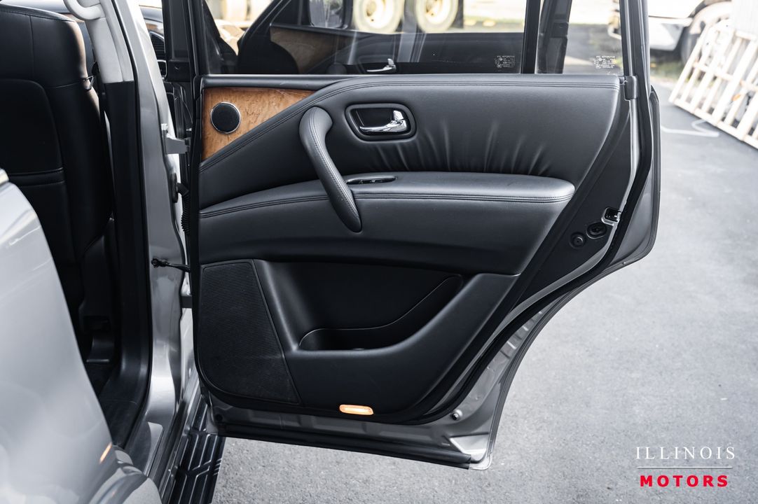 2012 INFINITI QX56