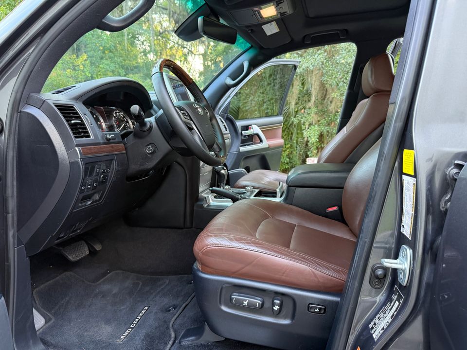 2016 Toyota Land Cruiser 200 EXCELLENT CLEAN CARFAX SOUTHERN