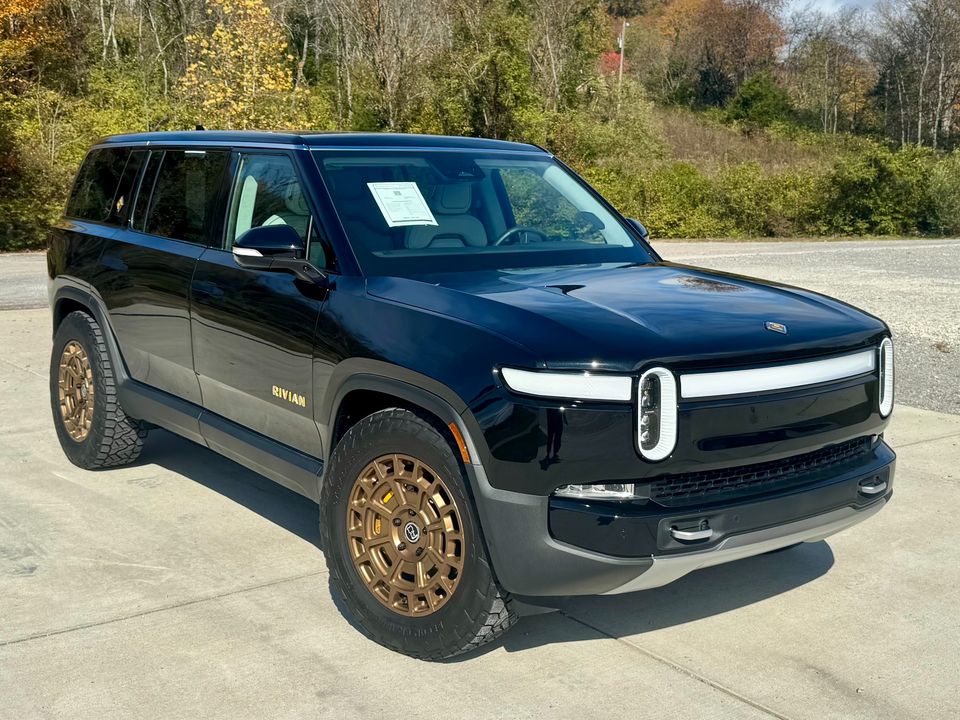 2023 Rivian R1S