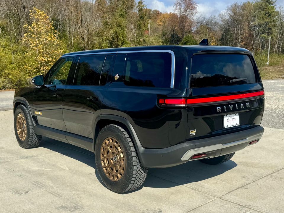 2023 Rivian R1S
