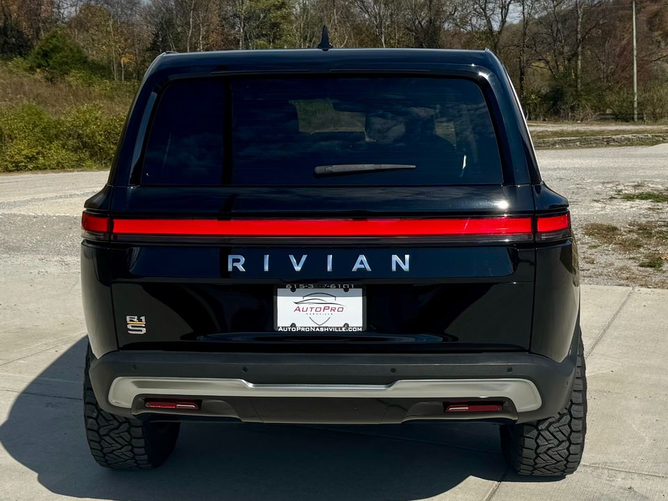 2023 Rivian R1S