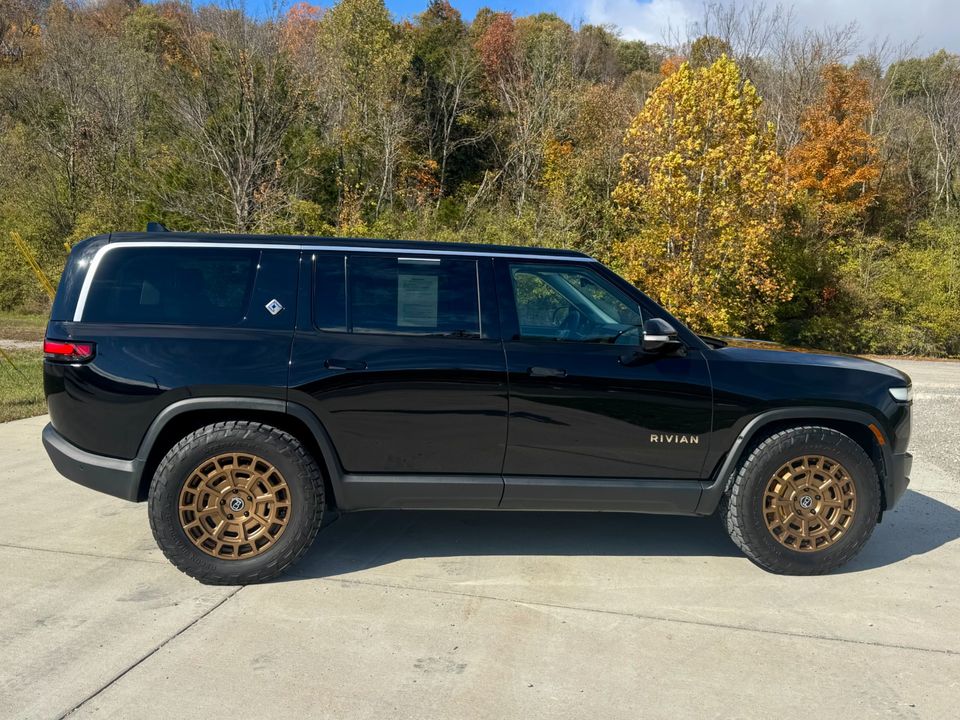 2023 Rivian R1S