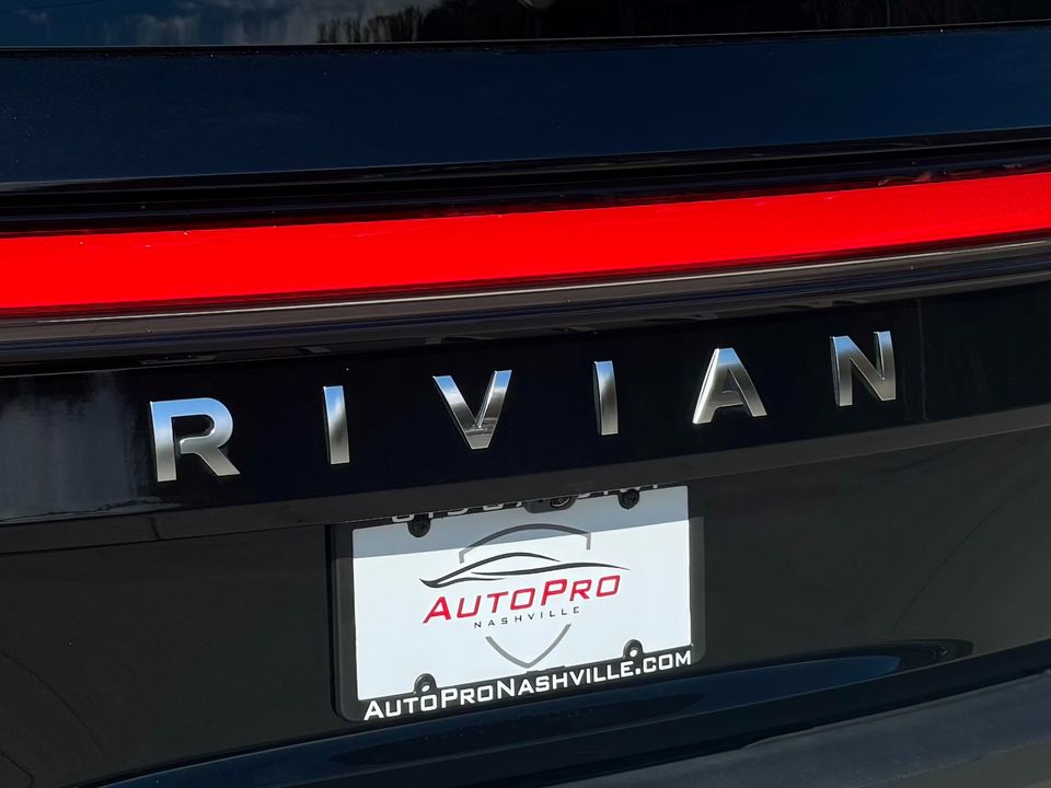 2023 Rivian R1S