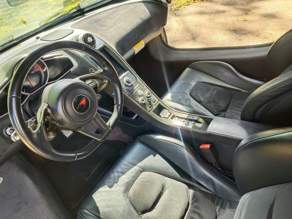 2012 McLaren MP4-12C