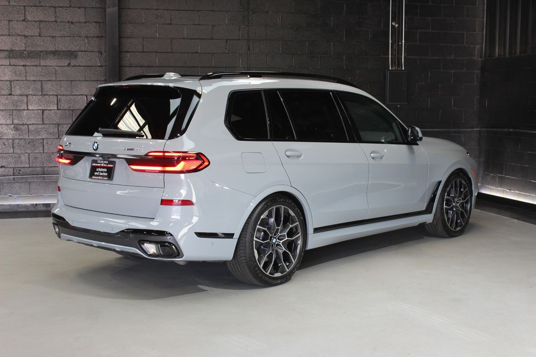 2024 BMW X7