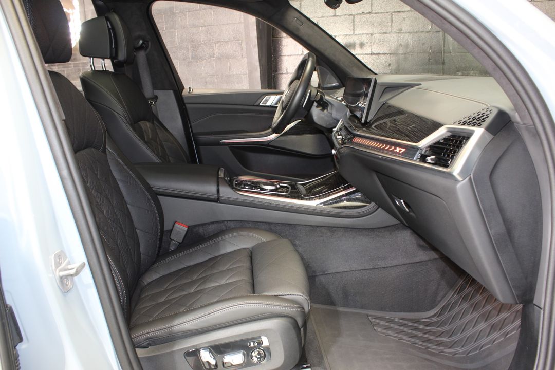 2024 BMW X7