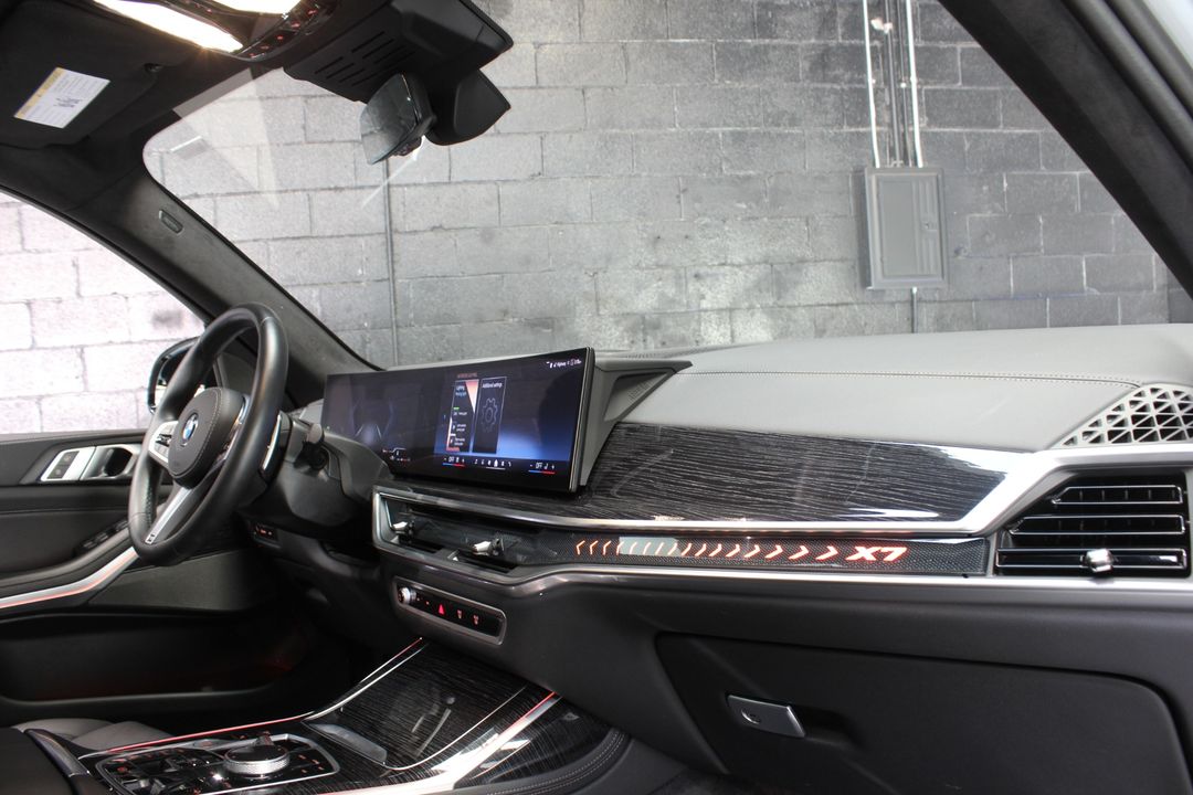 2024 BMW X7
