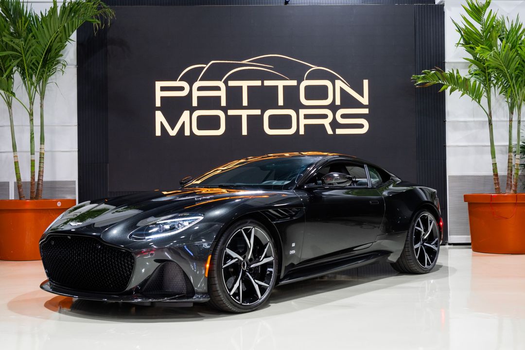 2021 Aston Martin DBS