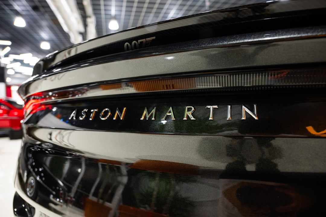 2021 Aston Martin DBS