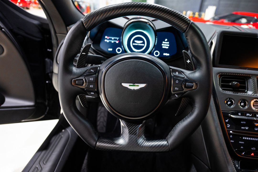 2021 Aston Martin DBS